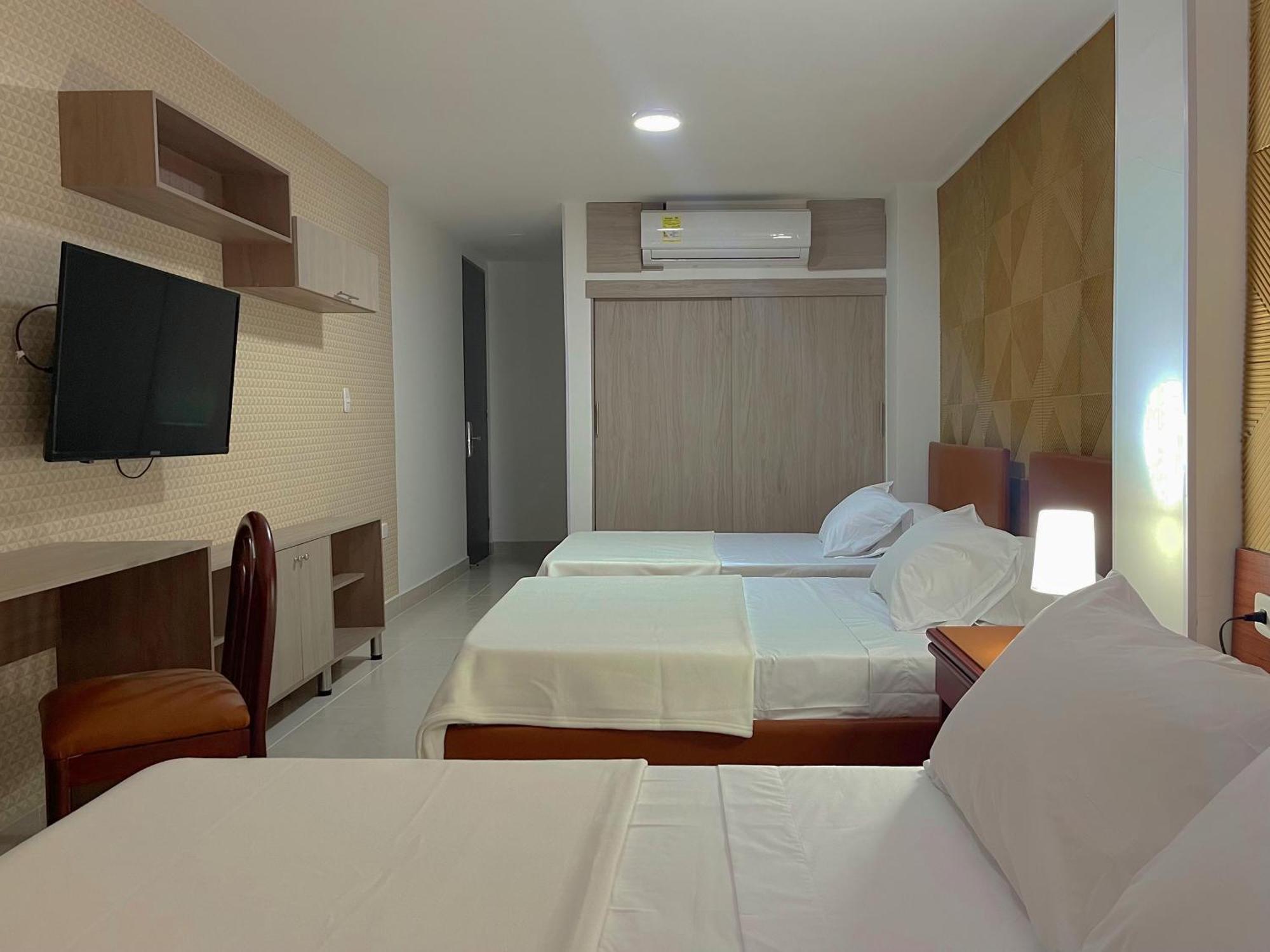Hotel Prado 72 Inn Баранкила Екстериор снимка