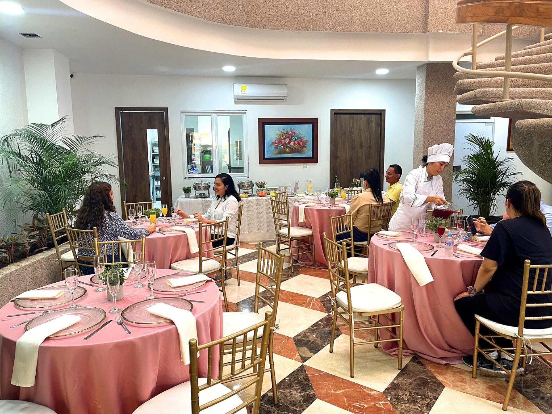 Hotel Prado 72 Inn Баранкила Екстериор снимка