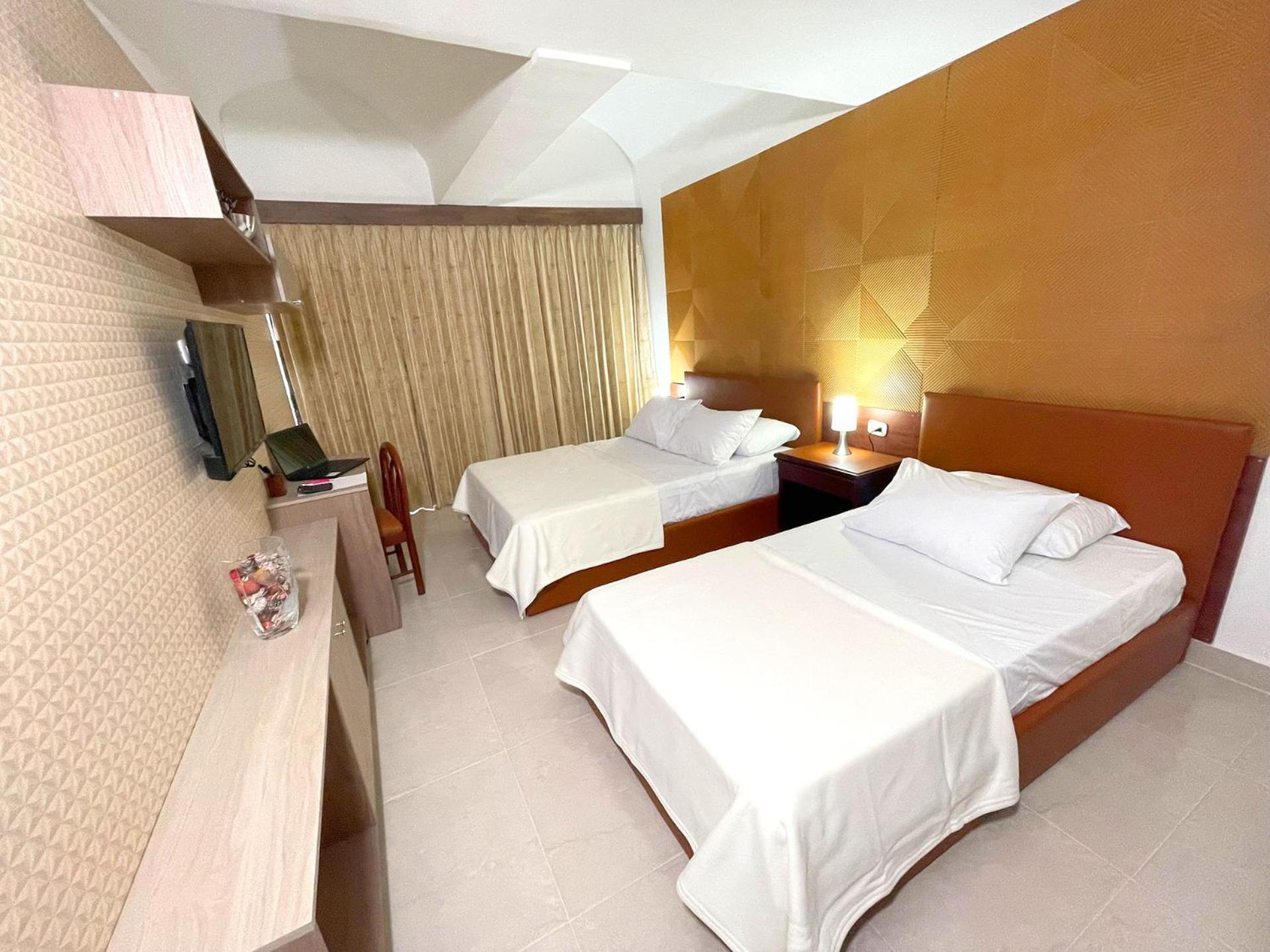 Hotel Prado 72 Inn Баранкила Екстериор снимка
