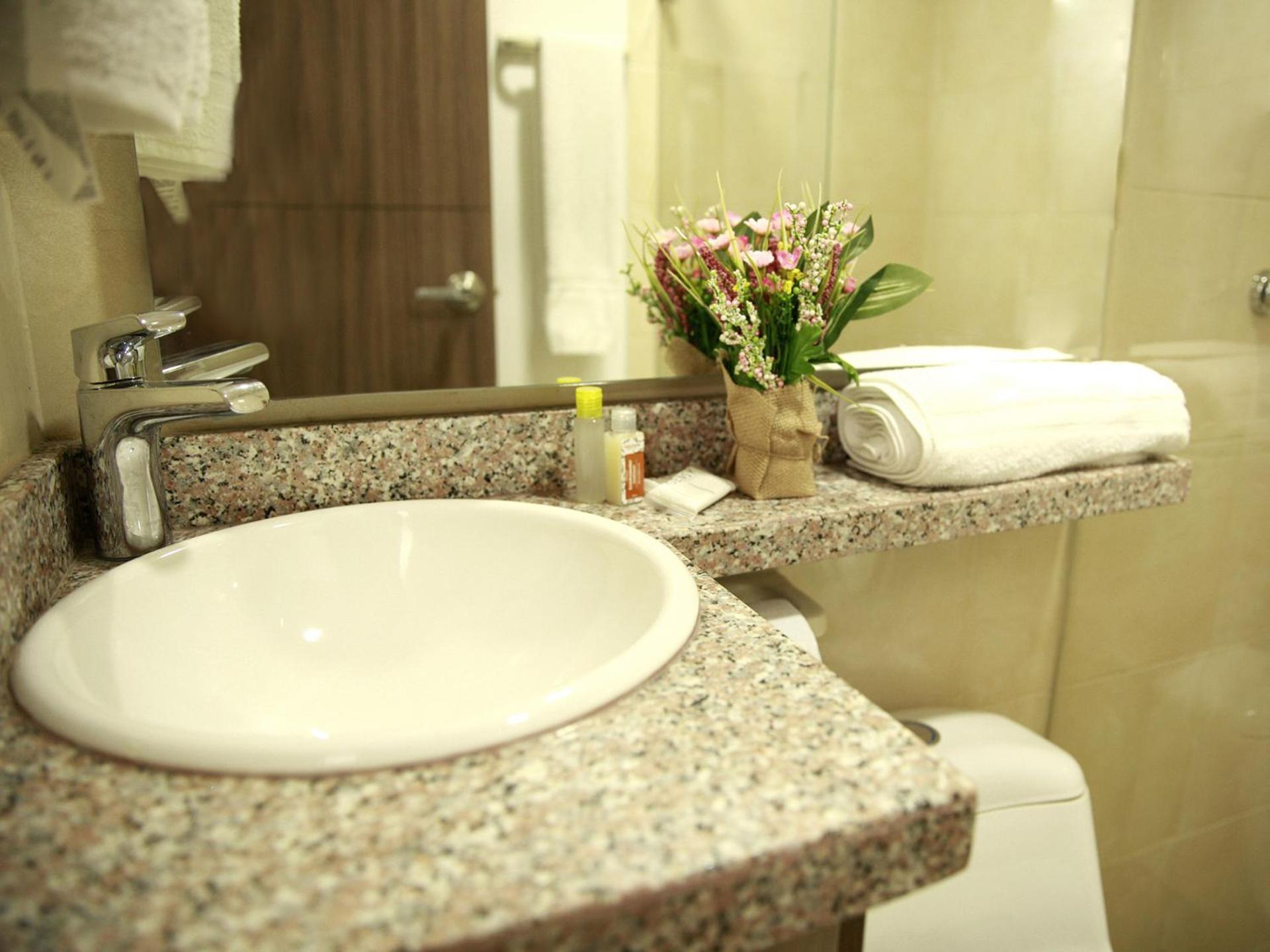 Hotel Prado 72 Inn Баранкила Екстериор снимка
